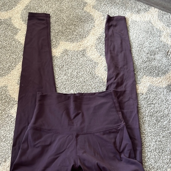 Lululemon Align leggings size 2 only worn a few times - Picture 3 of 4